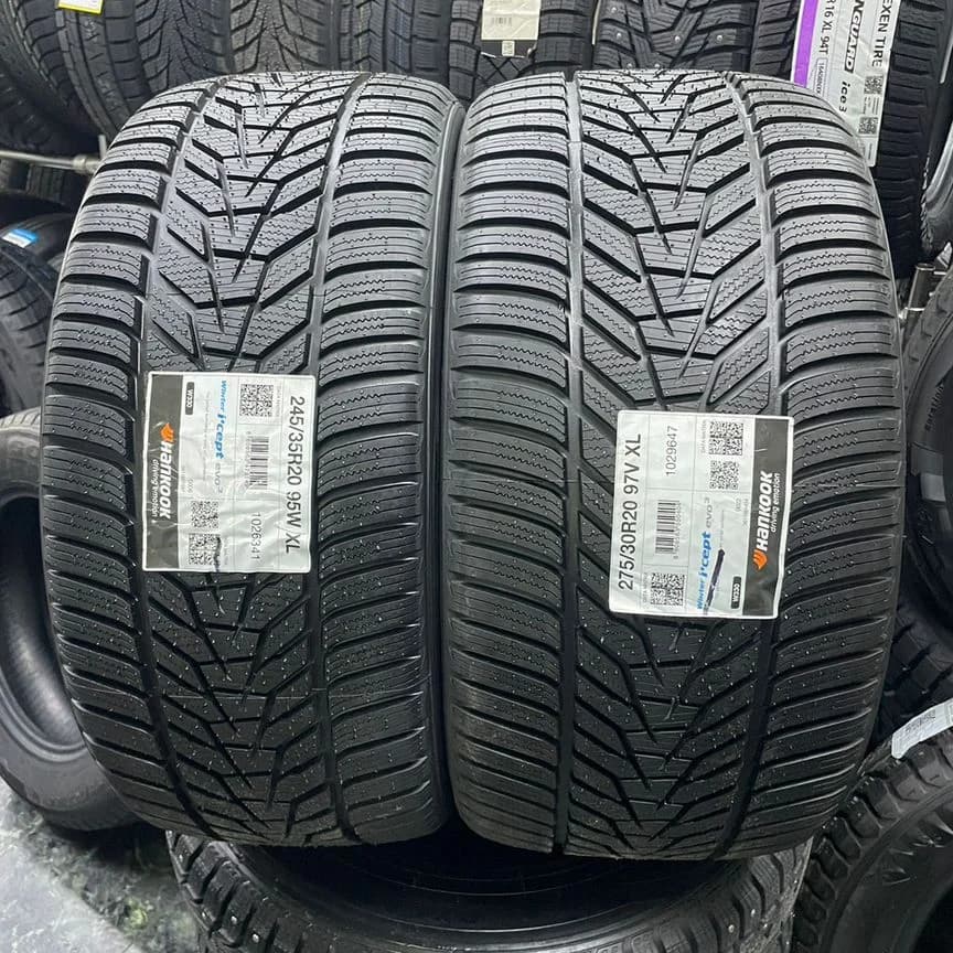 Hankook Winter I'Cept Evo 3 W330 245/35 R20 и 275/30 R20 97W
